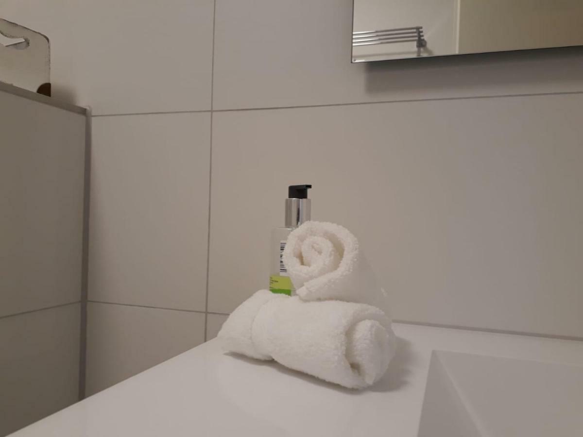 Petit Bagage 2019 Neueroeffnung Appartement Sankt Augustin Buitenkant foto